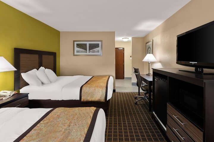 Room 10 of 60