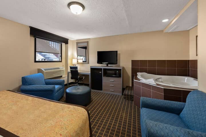 Room 28 of 60