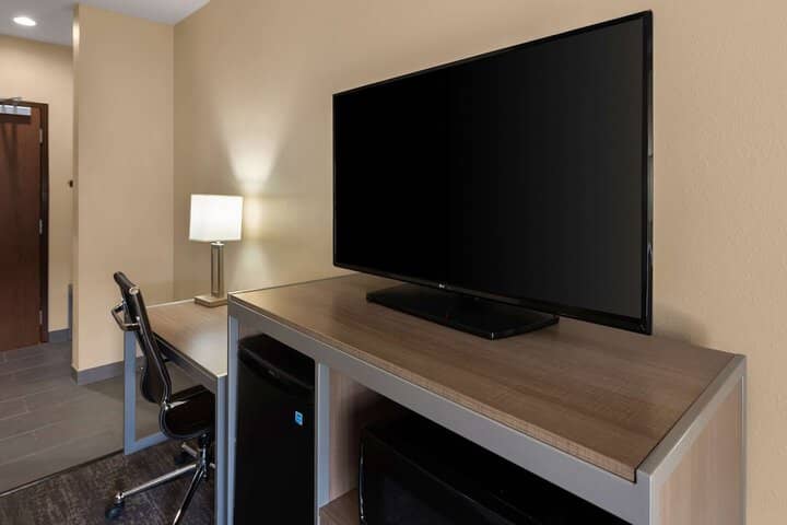 Room 25 of 60