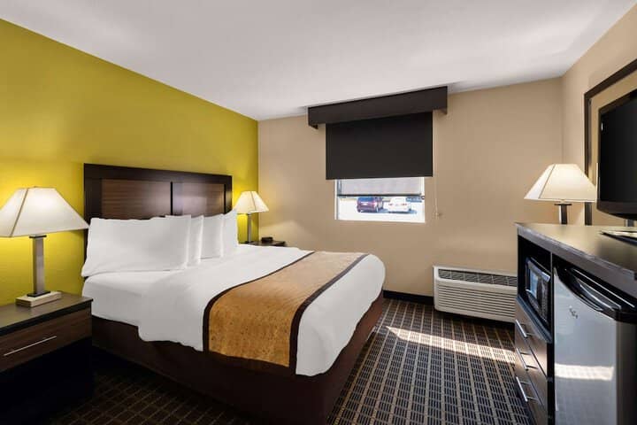 Room 12 of 60