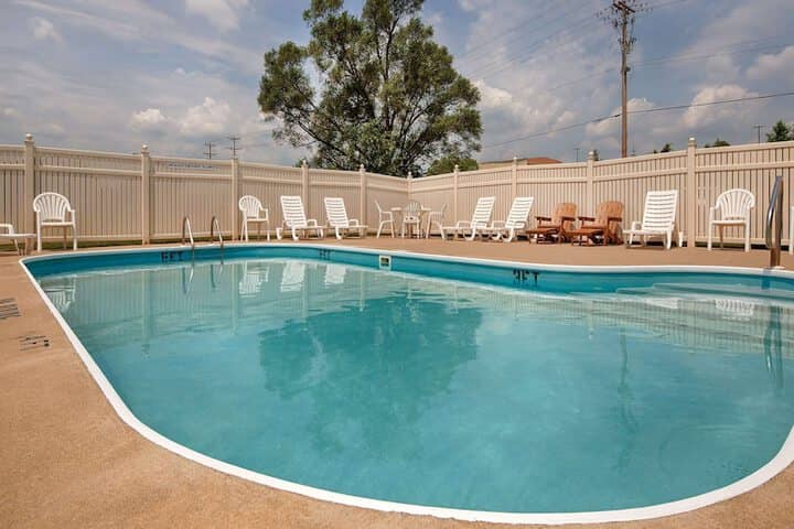 Pool 49 of 60