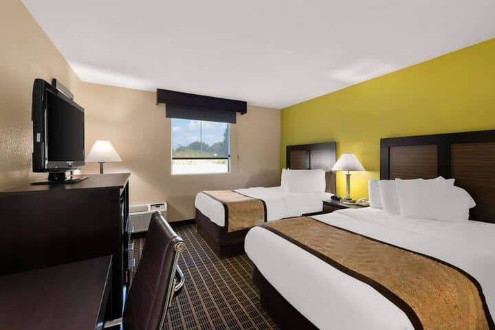 Room 8 of 60