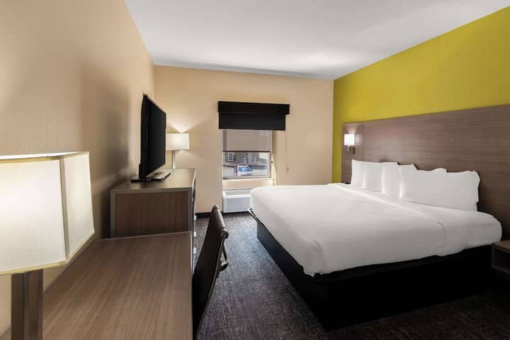 Room 36 of 60