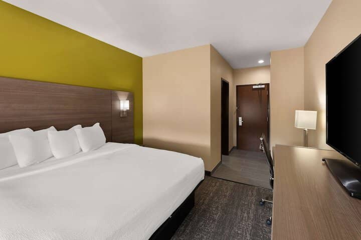 Room 18 of 60